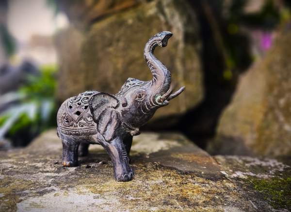 Bronze-Statuette 'Elefant', B 14 cm, H 13 cm, L 6 cm