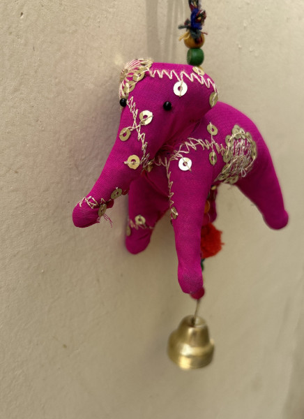 Anhänger Elefant pink, mit Glöckchen, H 30 cm, B 10 cm, L 4 cm