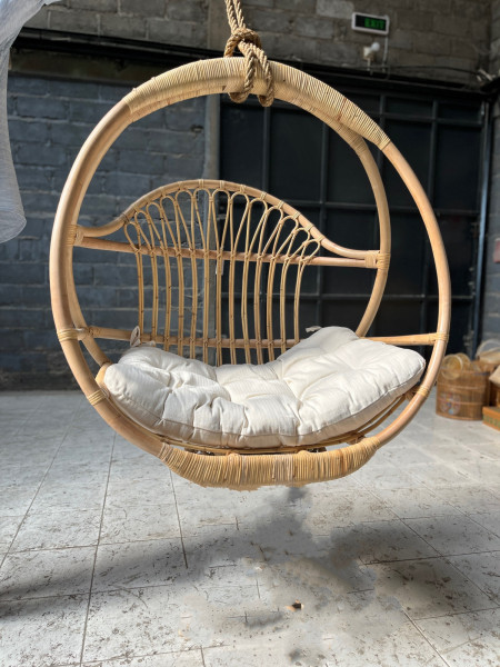 Hängesessel aus Rattan, natur, H 98 cm, B 93 cm, L 64 cm