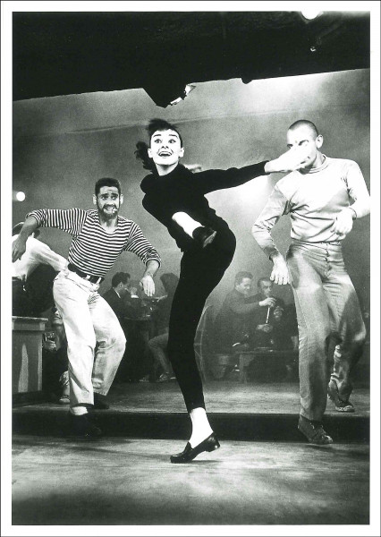 Postkarte 'Audrey Hepburn dancing'