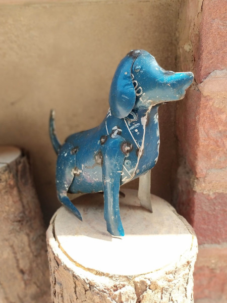 Metallfigur 'Hund', blau, H 27 cm, B 28 cm, L 9 cm