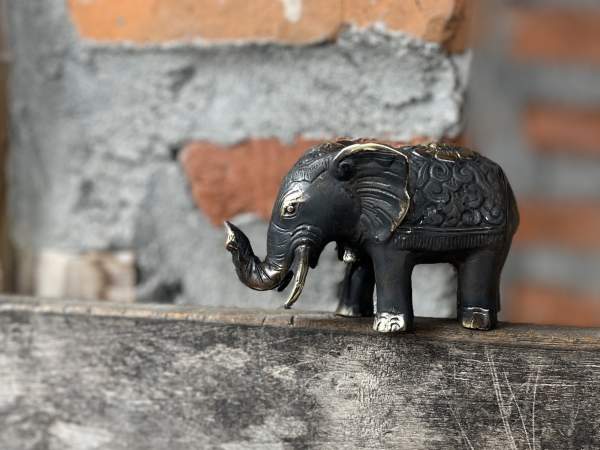 Figur 'Elefant' aus Messing, B 10 cm, H 6 cm, L 5 cm