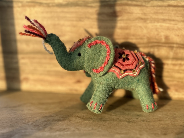 Filz-Anhänger 'Elefant' mintgrün, B 8 cm