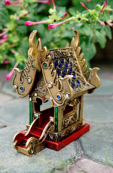 Geisterhäuschen thailändisch, gold, H 20 cm, L 16 cm, B 13,5 cm