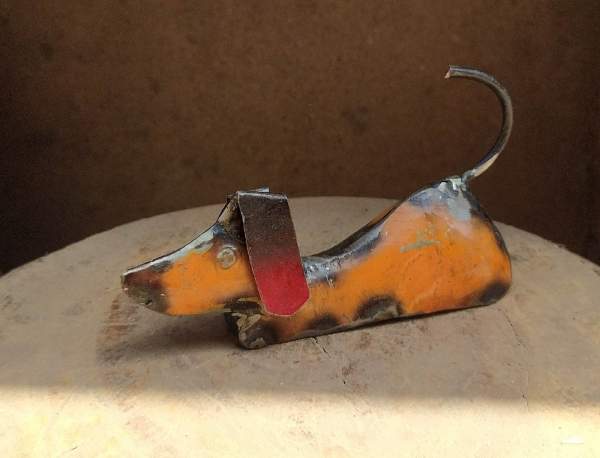 Metallfigur 'Dackel' orange, H 7 cm, B 10 cm, L 3,5 cm