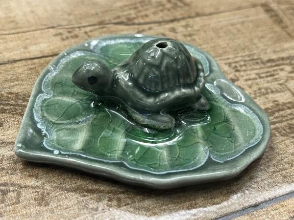 Räucherstäbchenhalter 'Turtle', grün, aus Keramik, B 9 cm, T 8 cm, H 3 cm